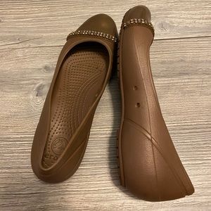 Women’s Tan Crocs Dress Flat
